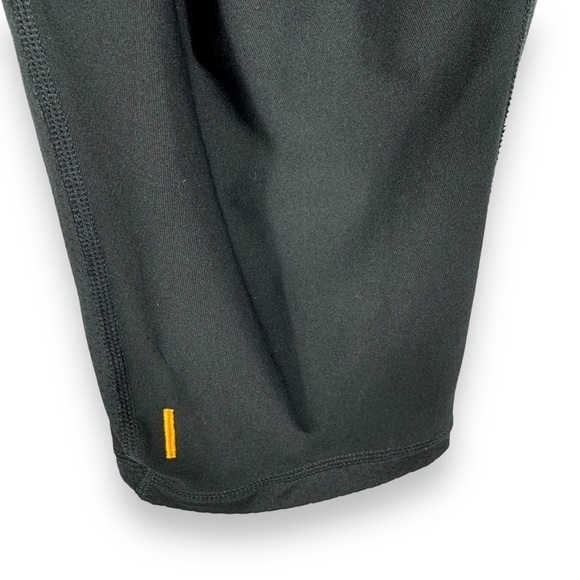Lucy Tech Mid Rise Knee Length Leggings, Black, Size Large - Picture 9 of 12
